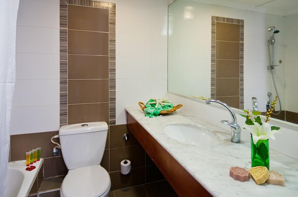 Leonardo Inn Hotel Dead Sea Ейн Бокек Екстериор снимка